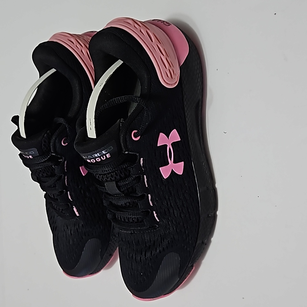 Under Armour Charged Rogue Black & Pink Youth Sneakers Size 5.5 # S-240 - Picture 3 of 12